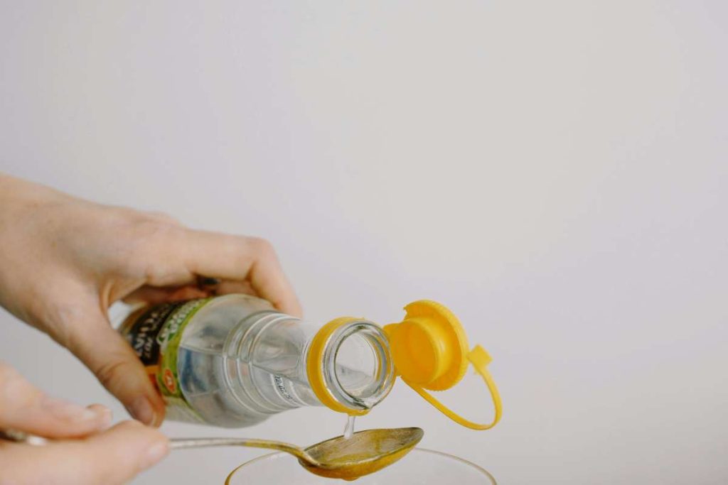 100% účinný trik: ako odstrániť usadeniny z viečka termosky pomocou prírodnej ingrediencie