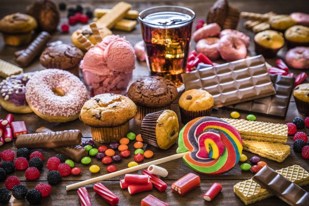 4 produkty, ktoré je potrebné vylúčiť z denného jedálnička, aby ste rýchlo znížili množstvo vnútorného tuku