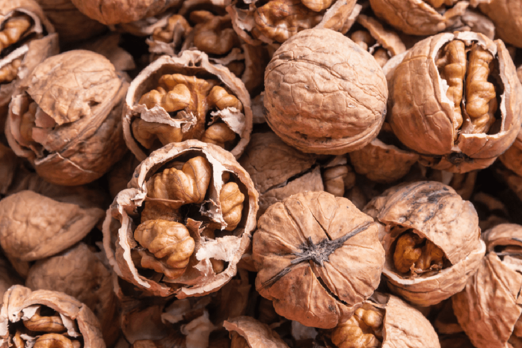 Kto má škrupiny z orechov, má poklad: načo a ako ich využiť?