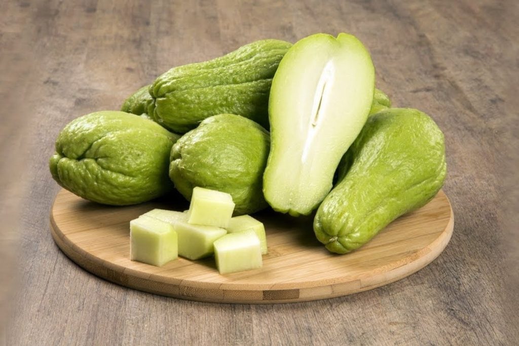 Ako pripraviť vodu z čajoty s citrónom na zníženie hladiny cukru v krvi s močopudným účinkom, ktorý pomáha schudnúť