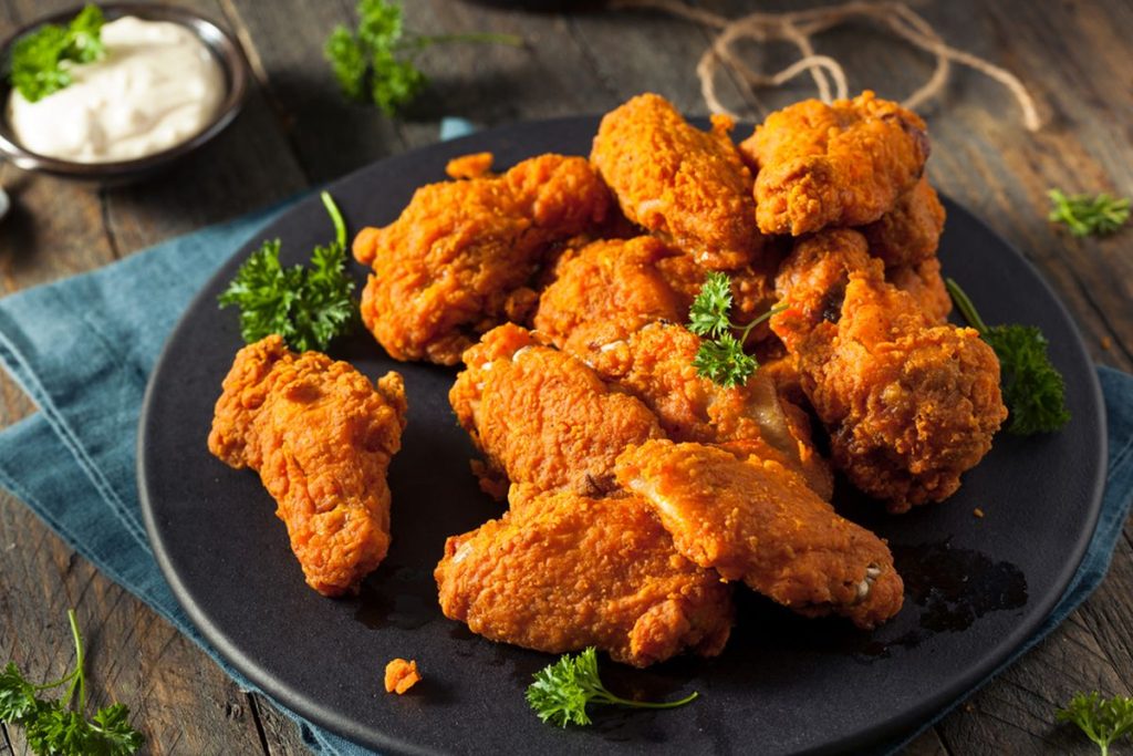 Pripraviť super chrumkavé kuracie filé bez vajec je veľmi jednoduché, ak nahradíte bežnú múku inou ingredienciou