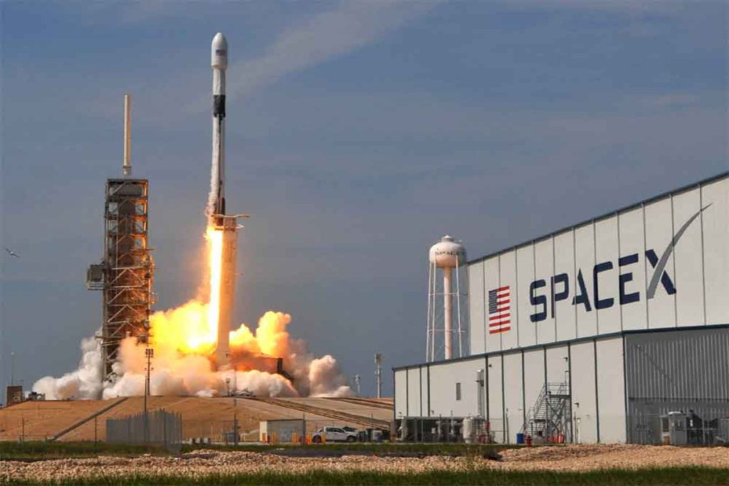 Elon Musk plánuje nové kolo investícií do SpaceX v hodnote 400 miliárd dolárov