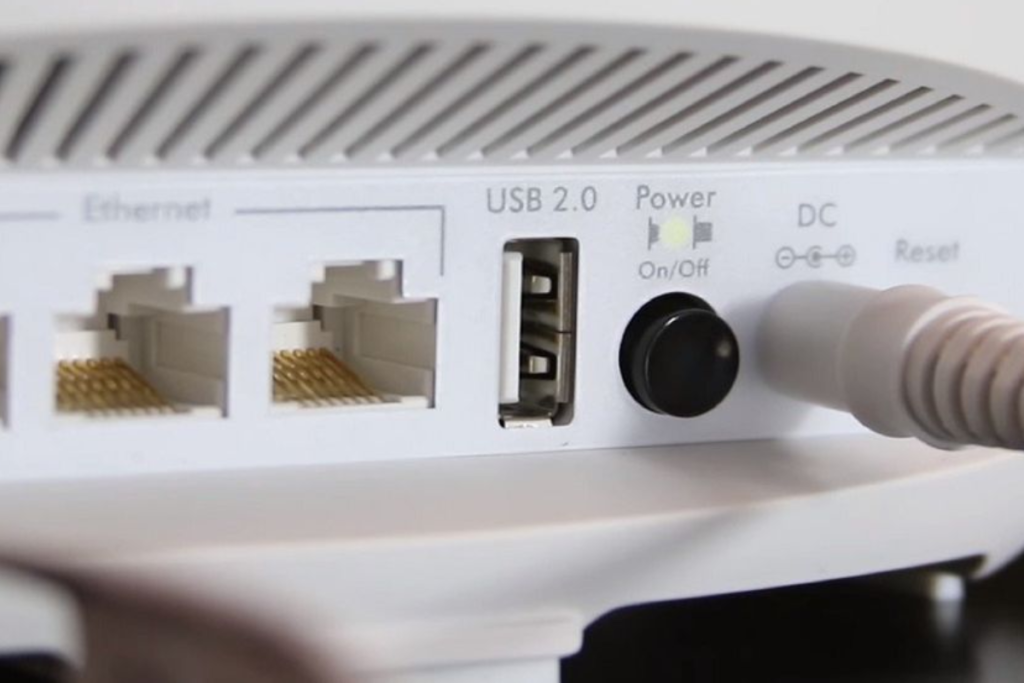 Málokto vie: na čo slúži USB port na WiFi routeroch