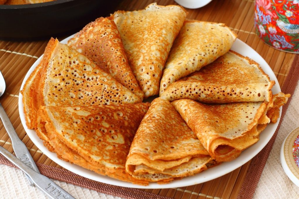 Chutné ruské palacinky so smotanou