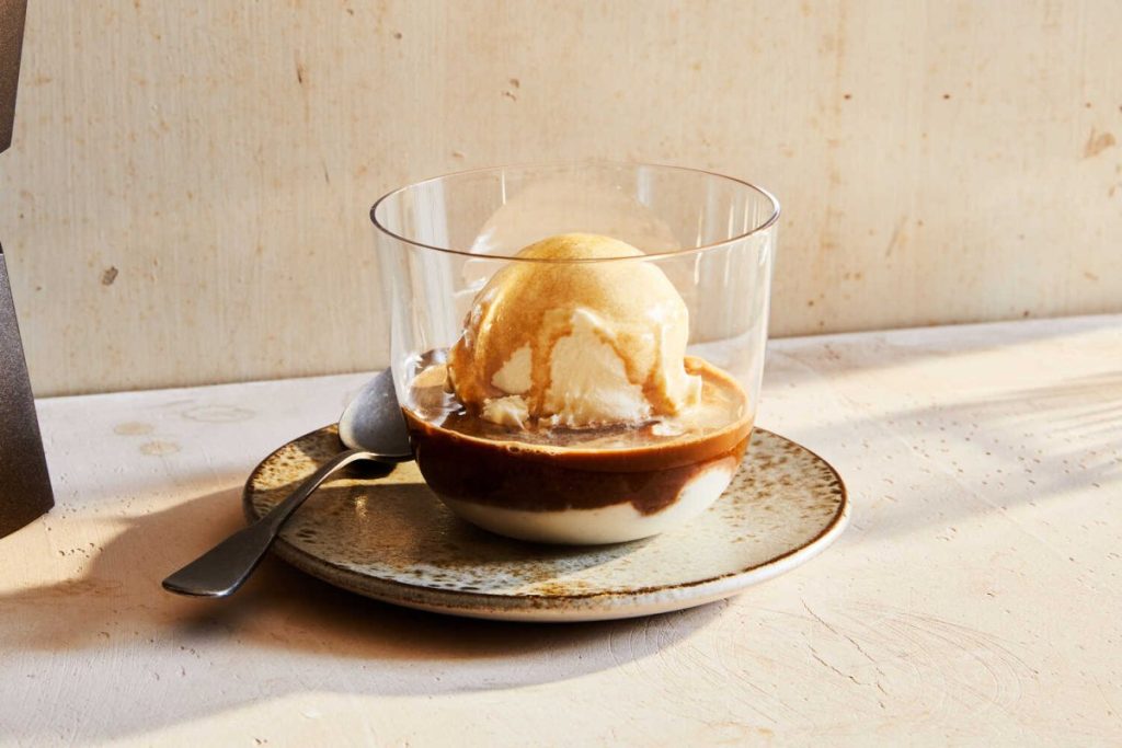 10 jednoduchých a osviežujúcich receptov na kávu na toto leto: od „cold brew“ po „affogato“ a klasickú granitu