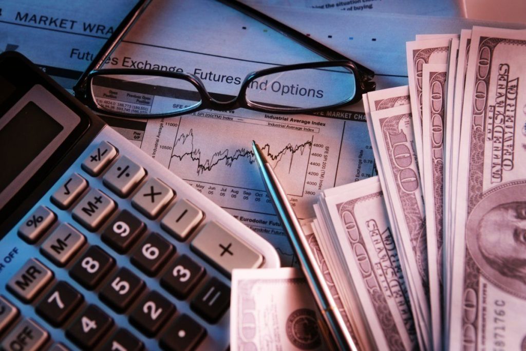 Oplatí sa otvoriť „superdepozit“ s úrokom 3 %? „To, čo vkladateľ dostane za svoje peniaze, hraničí s urážkou.“
