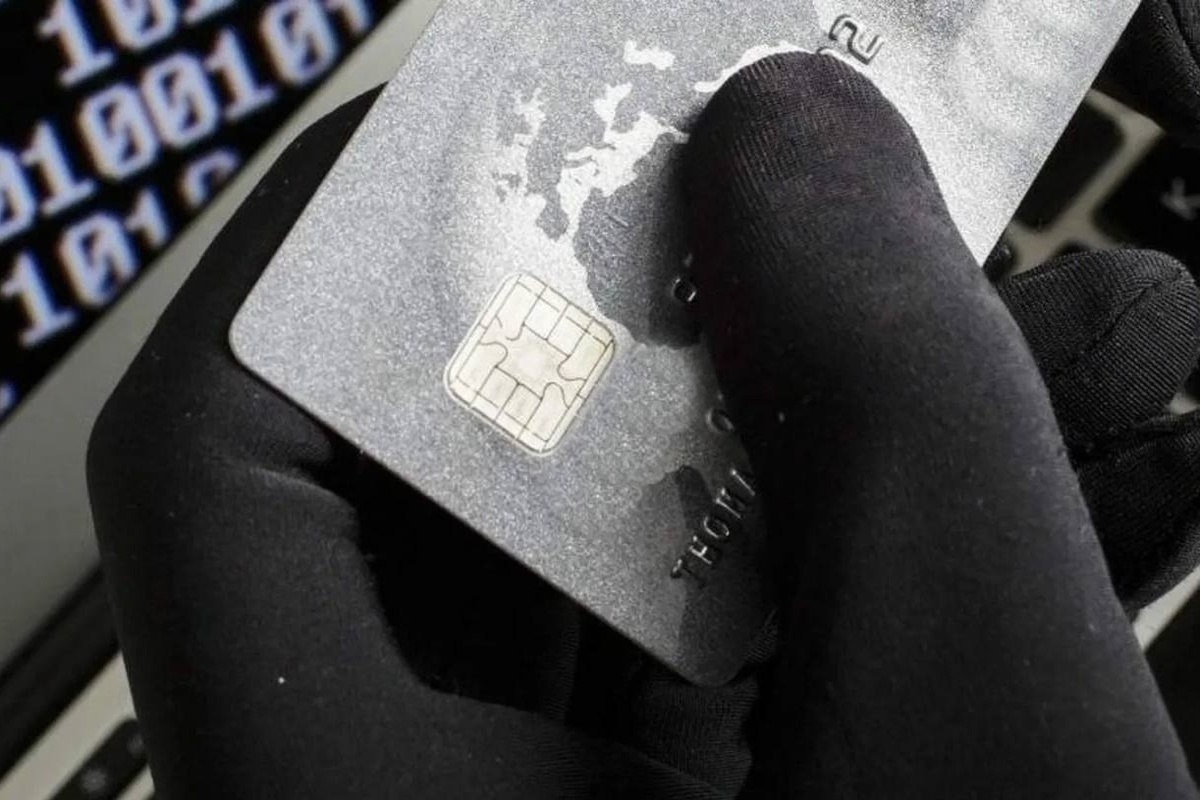 Kybernetické podvody. Podvody s falošnými účtami: elektronický podvod, ktorý už vyprázdnil účty v Slovenskej republike.