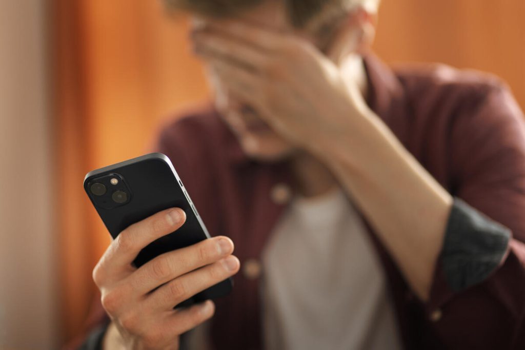 Skrytá funkcia mobilného telefónu, ktorú je potrebné okamžite aktivovať, aby zločinci nemohli vyprázdniť vaše účty jedným hovorom