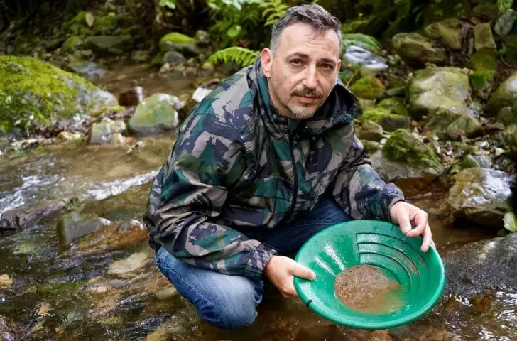 Nález tisícročia: objavili rieku s miliónmi zlatých nugátov, ktorá patrí jednej krajine