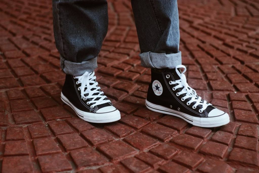 Takmer nikto to nevie, ale toto je skutočná funkcia bočných otvorov na teniskách Converse