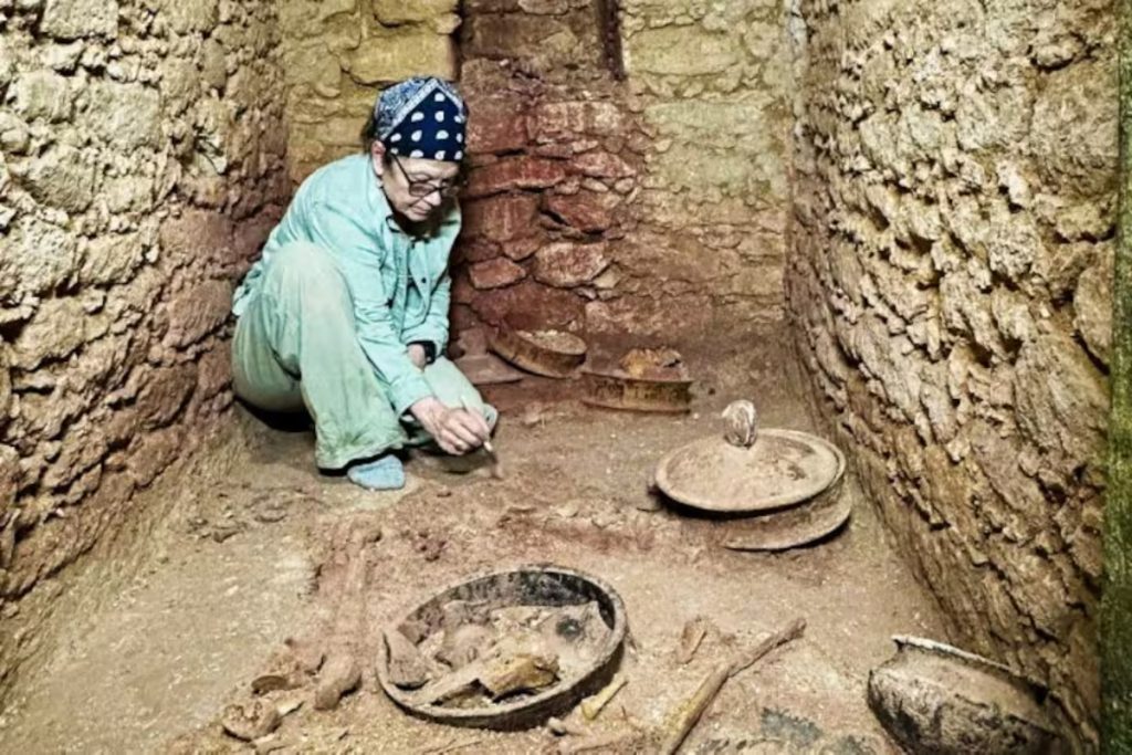 Archeológovia z Texasu objavili hrobku vodcu dynastie Mayov s obrovskou zbierkou predmetov