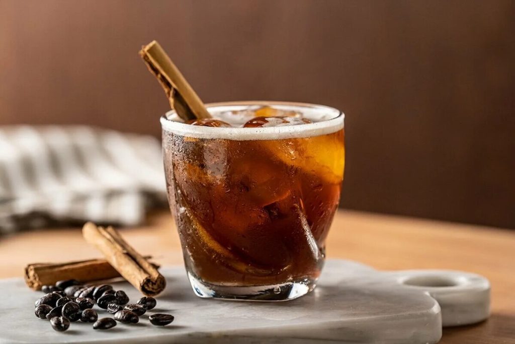 10 jednoduchých a osviežujúcich receptov na kávu na toto leto: od „cold brew“ po „affogato“ a klasickú granitu