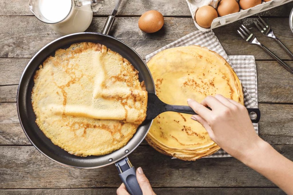 Chutné ruské palacinky so smotanou