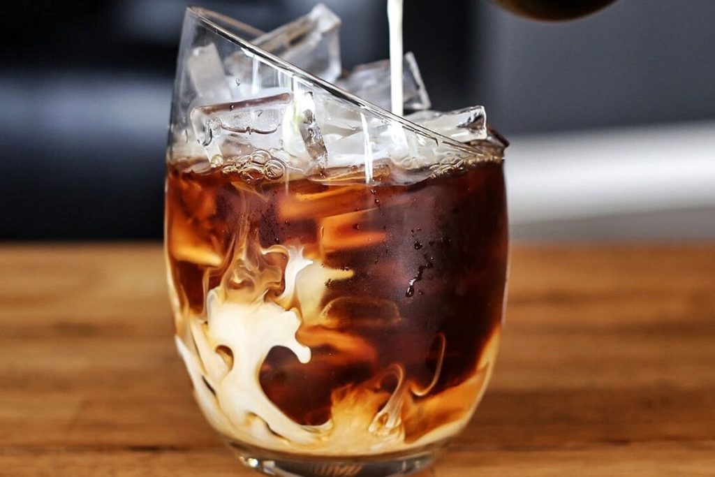 10 jednoduchých a osviežujúcich receptov na kávu na toto leto: od „cold brew“ po „affogato“ a klasickú granitu