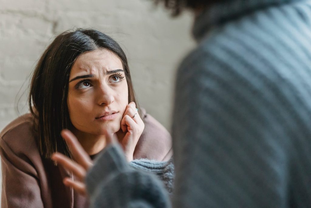 Čo znamená, že človek vždy mlčí, aby sa vyhol konfliktom, z psychologického hľadiska