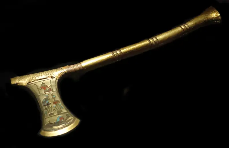 Dobrodružstvá pohrebného pokladu Ahhotep, bojovnej egyptskej kráľovnej