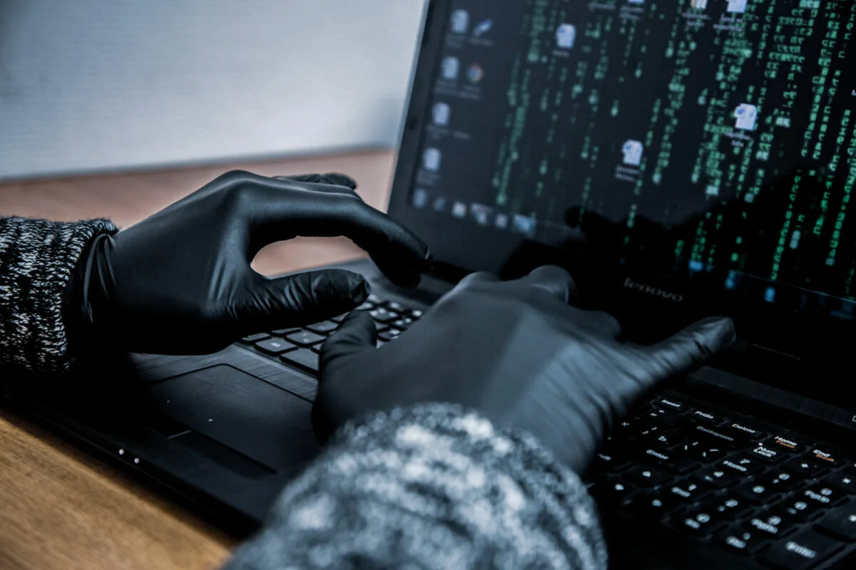 Kybernetické podvody. Podvody s falošnými účtami: elektronické podvody, ktoré už vyprázdnili účty v Slovenskej republike.