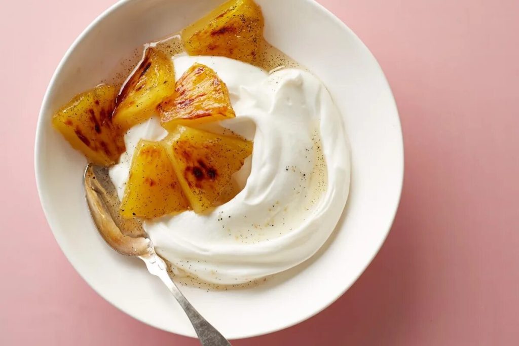 Pridajte štipku do jogurtu. Stabilizuje hladinu cukru v krvi, podporuje spaľovanie tukov