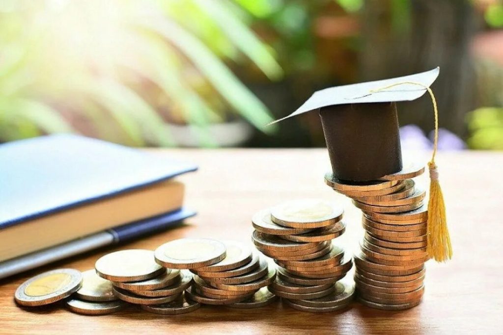 Ak odkladáte menej ako 10 % svojho čistého ročného príjmu, považuje sa to za finančnú zraniteľnosť, pretože to znamená, že žijete na hrane