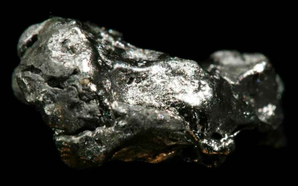 Ani USA, ani Rusko: nový minerál prevyšuje hodnotou, a v ktorej krajine sa nachádzajú jeho najväčšie zásoby