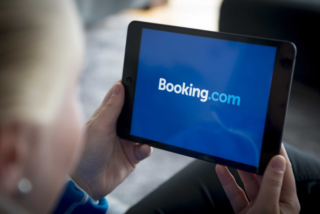 Viac ako 10-tisíc hotelov chce podať žalobu na platformu booking