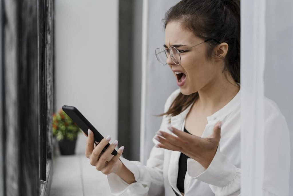 Zvoní telefón, vy zdvihnete a oni zavesia: čo sú automatické hovory a načo ich používajú telefónni spamerovia