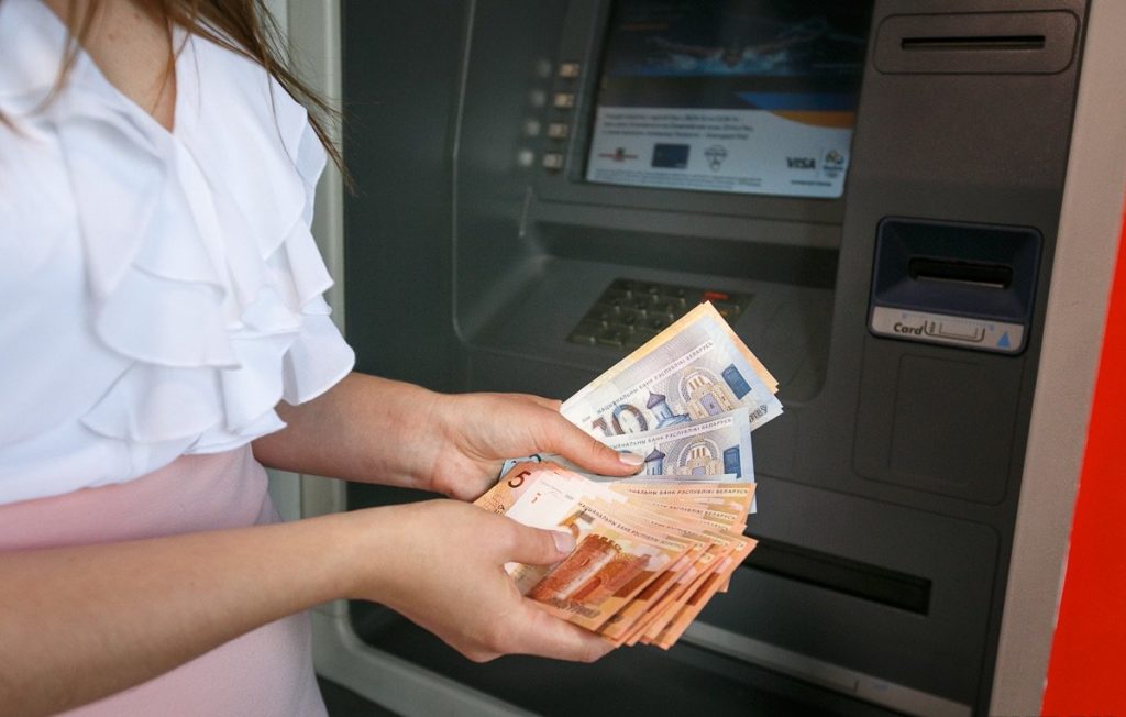 Bankomaty: čo nesmiete zabudnúť pri výbere hotovosti, aby ste sa vyhli podvodom