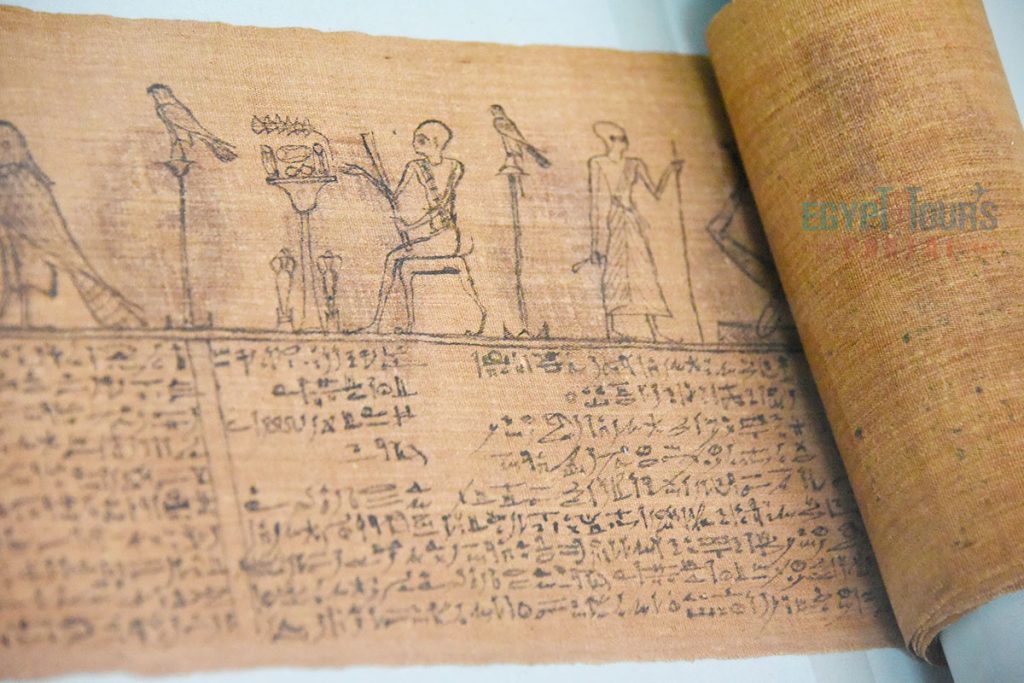 Archeológovia objavili v Egypte 16-metrovú knihu, ktorá ležala v zemi tisíce rokov
