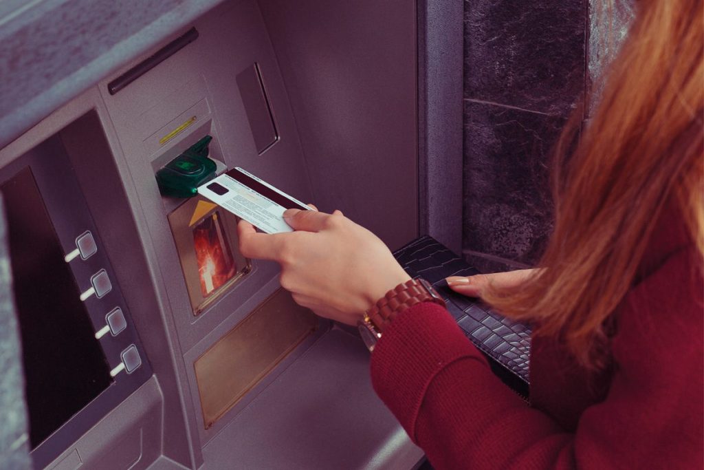 Advokát: „Banky majú nedostatky v oblasti informačnej bezpečnosti“