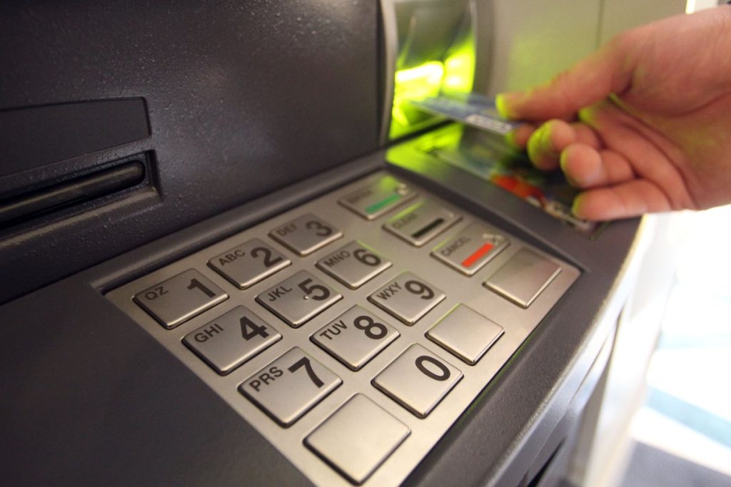 Advokát: „Banky majú nedostatky v oblasti informačnej bezpečnosti“