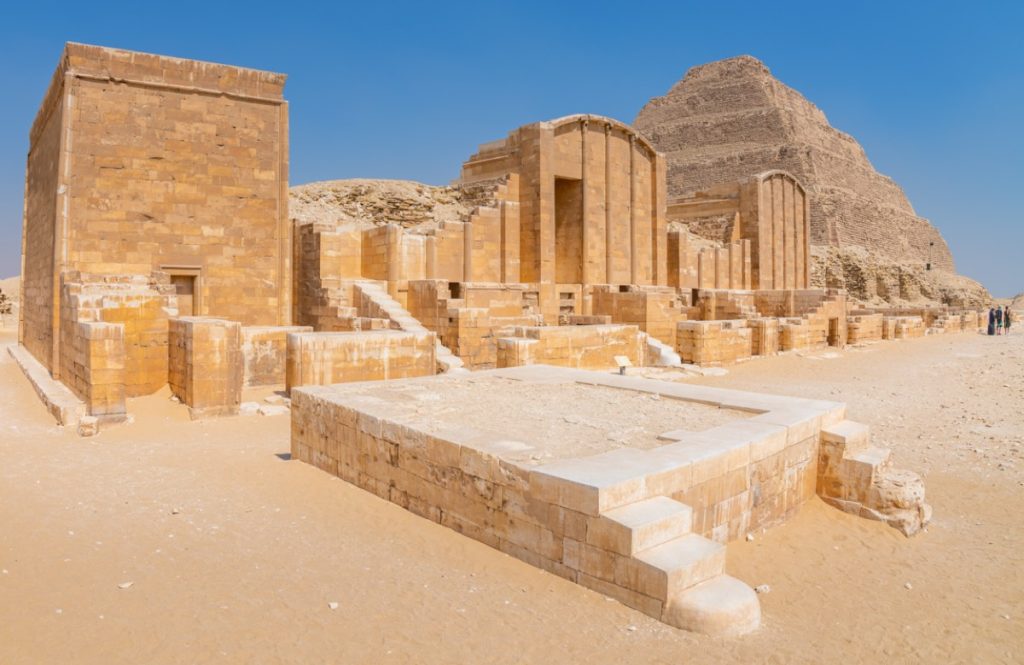 Archeológovia objavili desivú knihu, ktorá bola pochovaná v Egypte po tisíce rokov: „Strážili ju sošky Anubisa“