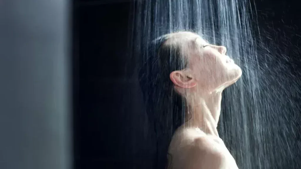 Prečo sú posledných 30 sekúnd sprchy rozhodujúce
