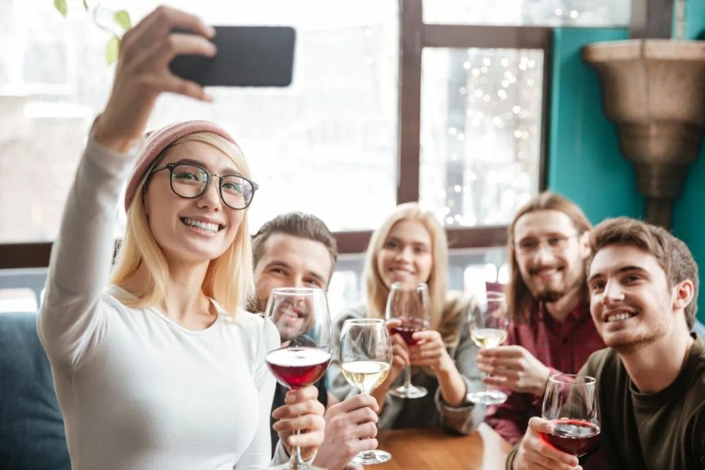 Urobte selfie, ktoré rozbúri Instagram: osvedčené triky, aby ste vždy vyzerali dobre