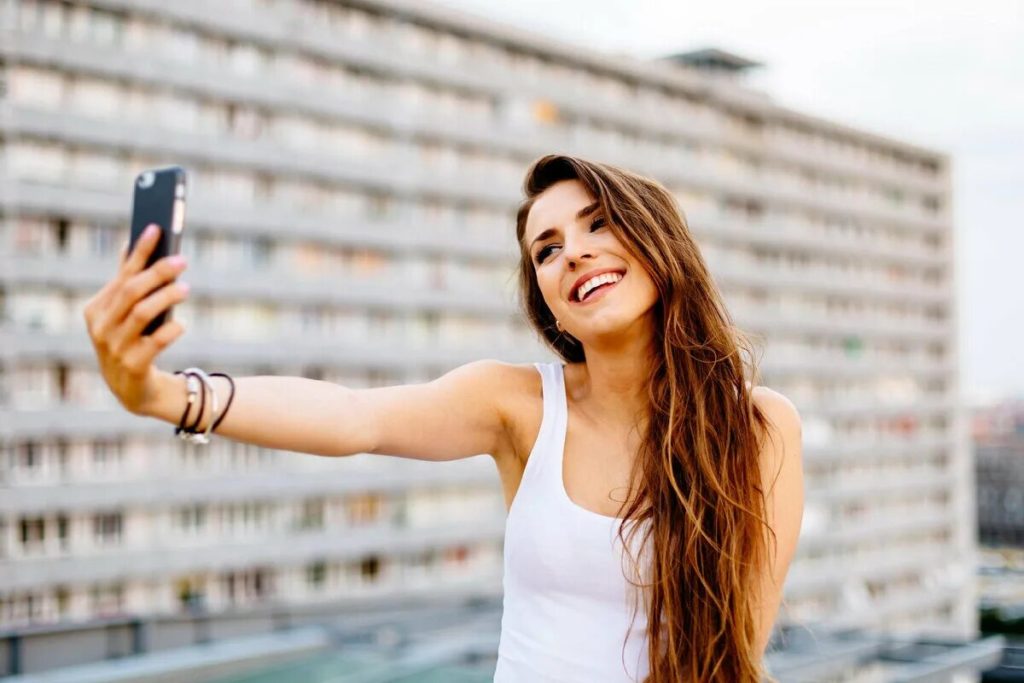 Urobte selfie, ktoré rozbúri Instagram: osvedčené triky, aby ste vždy vyzerali dobre