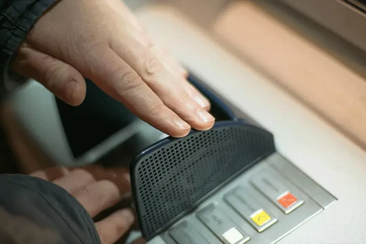 Bankomaty sa menia: čo treba urobiť pred vložením karty