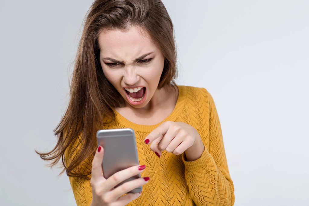 Zvoní telefón, vy zdvihnete a oni zavesia: čo sú automatické hovory a načo ich používajú telefónni spamerovia