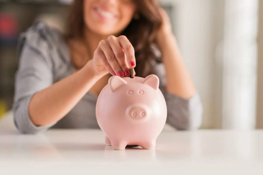 Finančný expert: „Aj keď dokážeme ušetriť len málo, ale robíme to správne, môžeme dosiahnuť dobré výsledky.“
