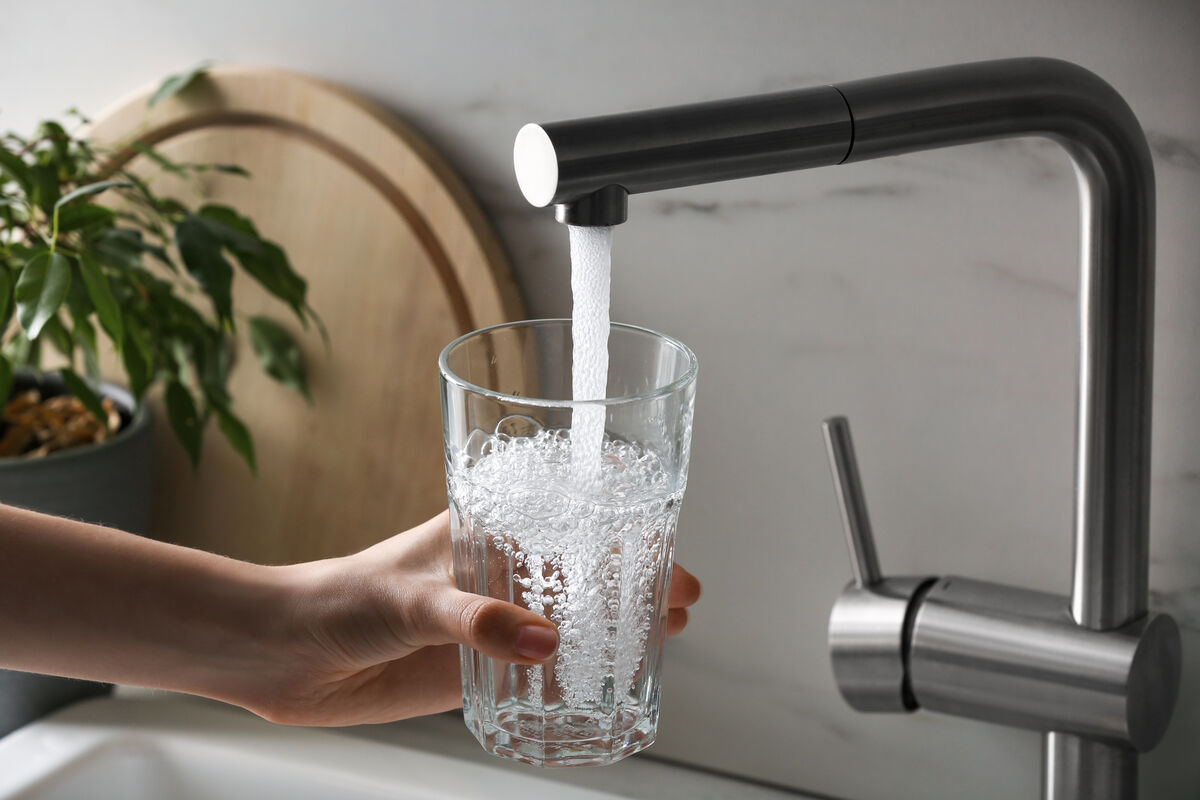 Najprv to bola telefónia, teraz chce Xiaomi revolúciu v oblasti sanitárnej techniky: jej nový gadget čistí vodu a pripája sa k vášmu telefónu.