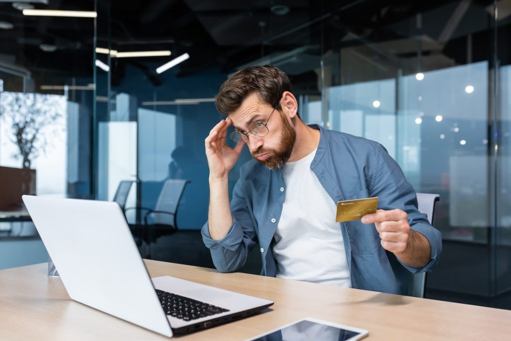 Finančný expert: „Jedným z najrýchlejších a najdostupnejších spôsobov, ako odhaliť podvod, je analyzovať, čo vám sľubujú.“