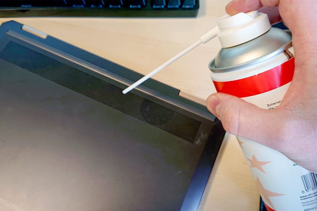 Ako vyčistiť notebook zvnútra aj zvonku bez poškodenia