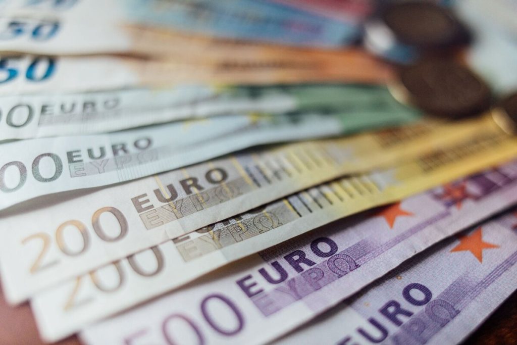 Čo je to sporiaci účet? Zvýšte svoje peniaze bez rizika a s úplnou flexibilitou
