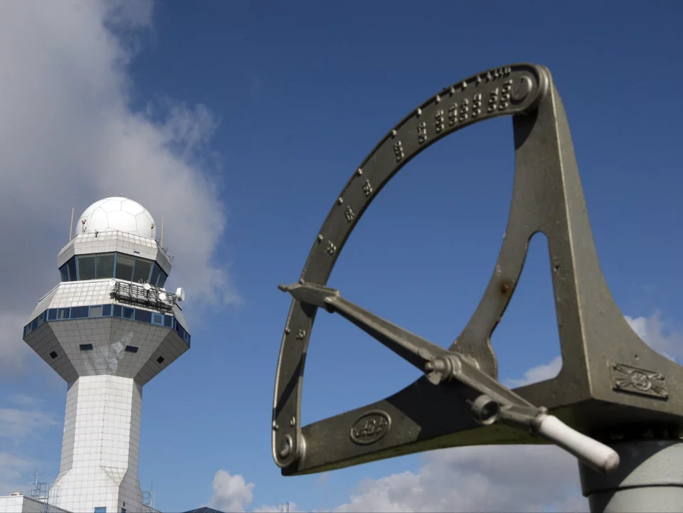 Poruchy GPS nad Baltským morom. NATO pozná zdroj, ale bojí sa reagovať