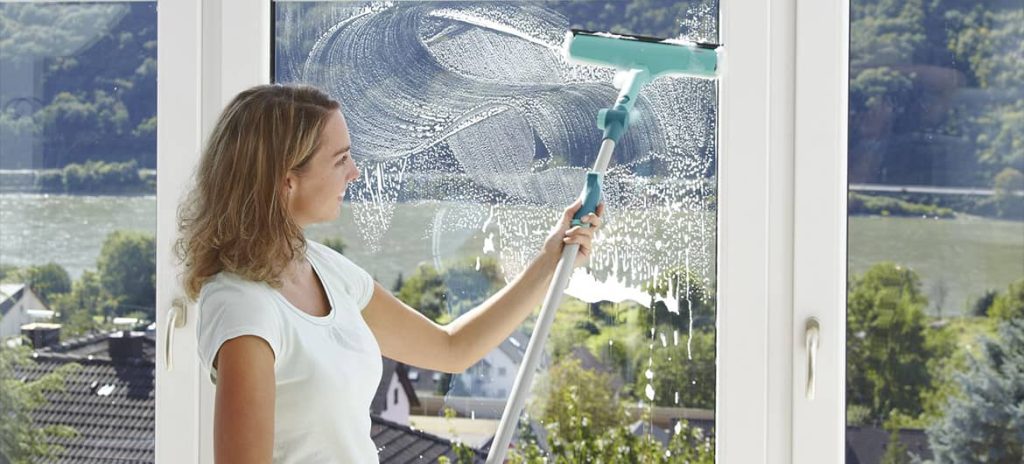 Ste unavení zo špinavých okien napriek všetkým vašim snahám? 3 chyby pri upratovaní, ktorých sa treba zbaviť už dnes