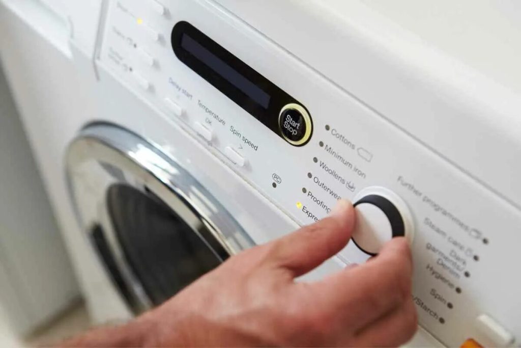 Päť tipov, ktoré predĺžia životnosť práčky a pomôžu vám vyhnúť sa častým opravám